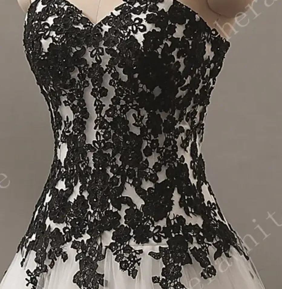 Princess Ball Gown with Strapless Sweetheart Neckline and Tulle Skirt