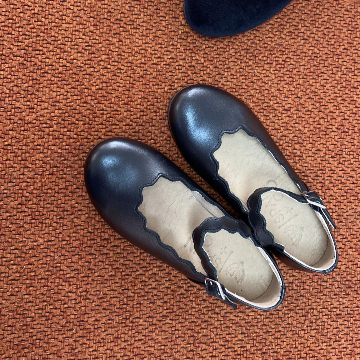 Spain Co Black Scalloped Mary Jane