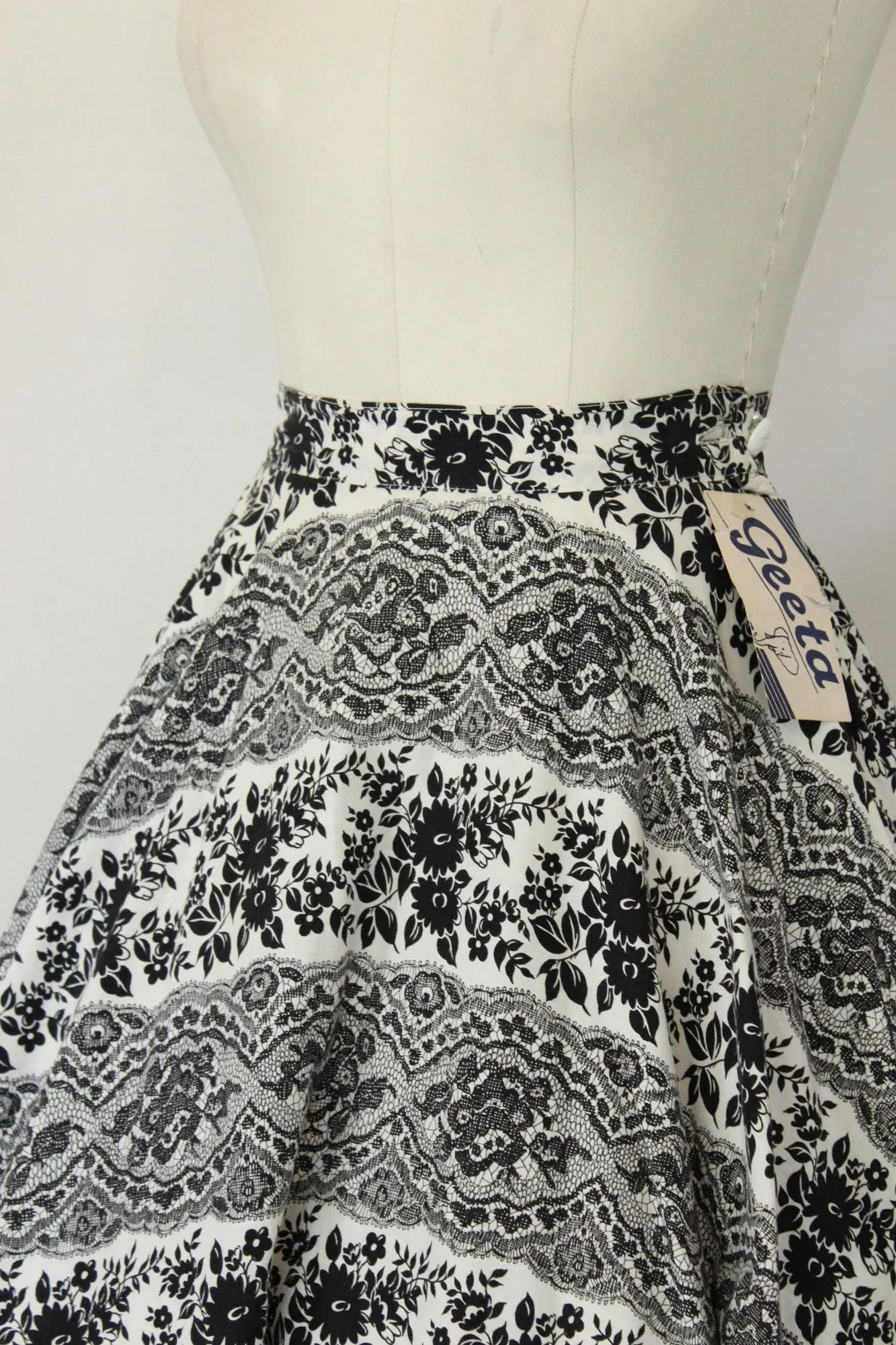Vintage 1950s Deadstock New with Tags Geeta Black and White Full Circle Skirt