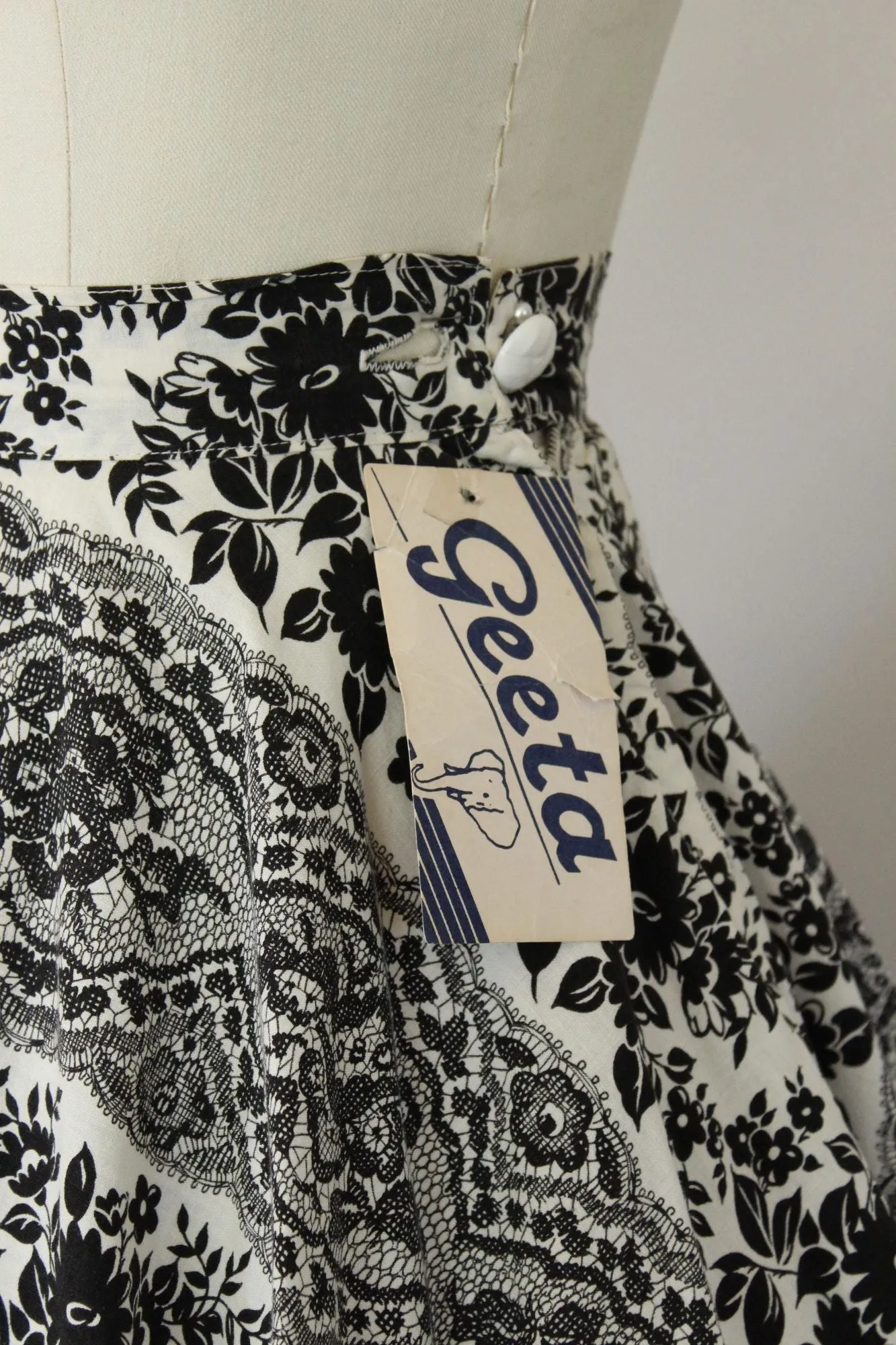 Vintage 1950s Deadstock New with Tags Geeta Black and White Full Circle Skirt