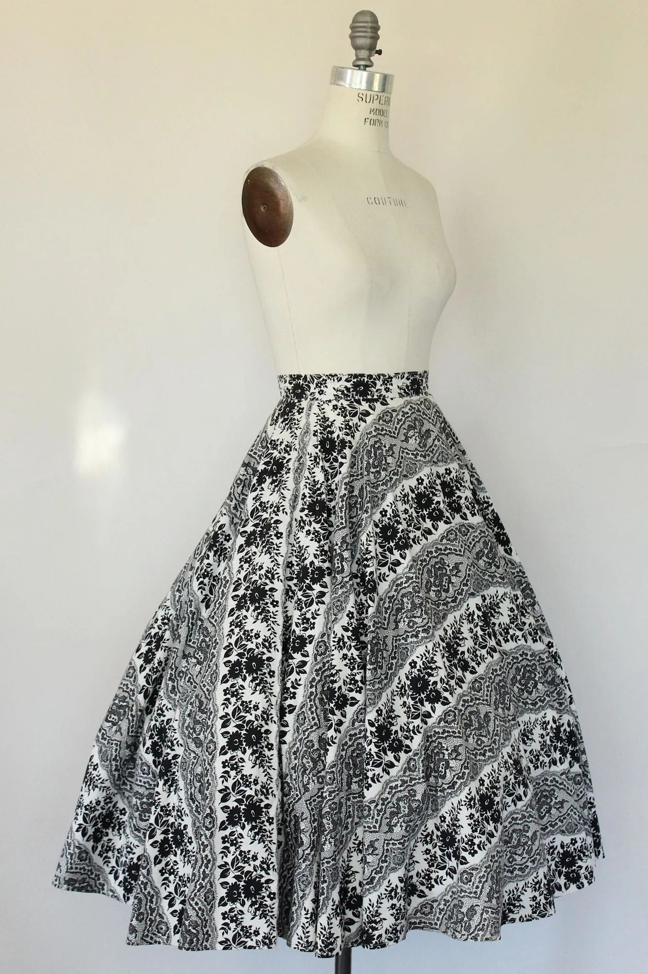 Vintage 1950s Deadstock New with Tags Geeta Black and White Full Circle Skirt