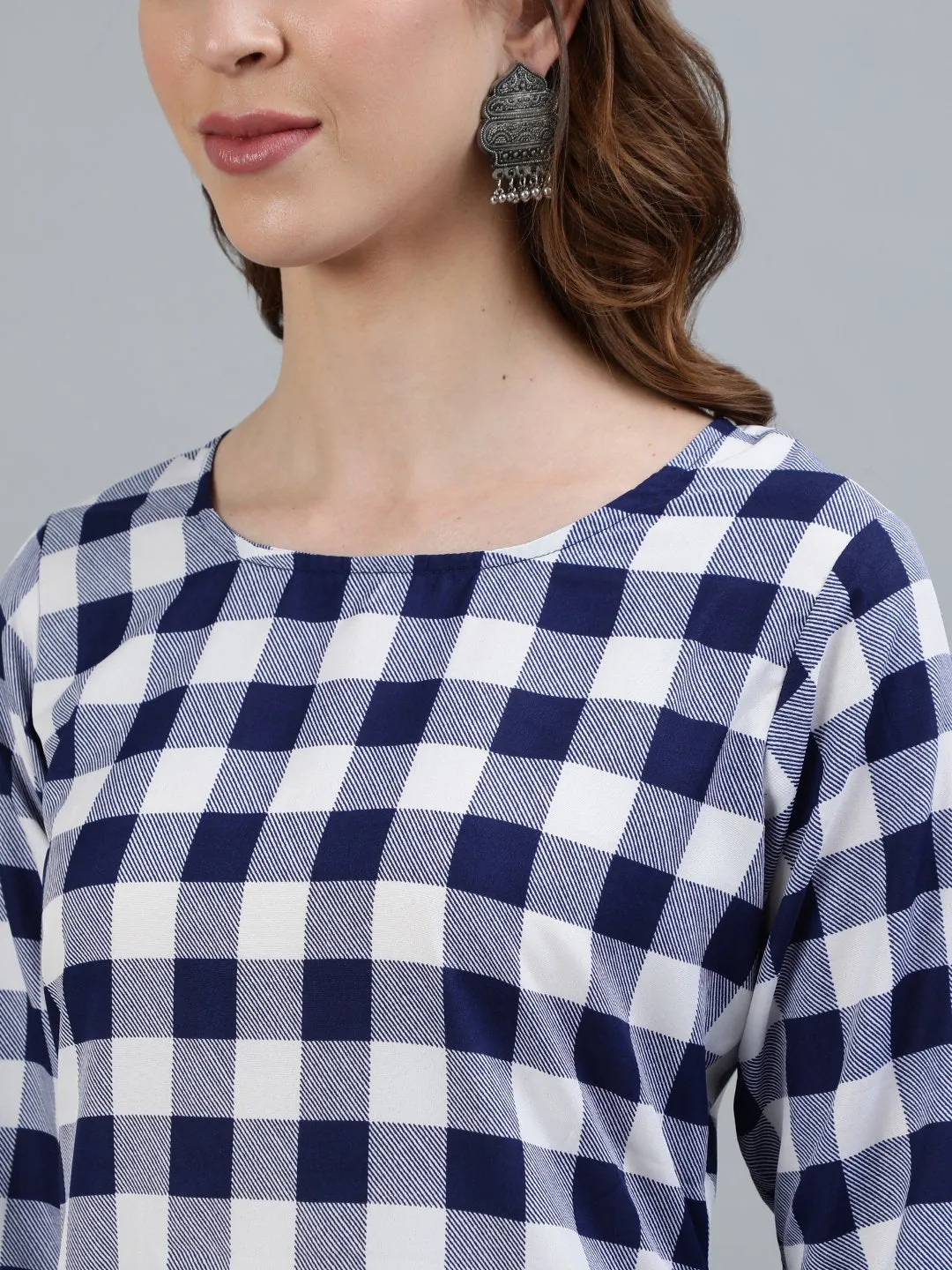 Women Navy Blue Checked Printed Straight Kurta With Three Quarter Sleeves